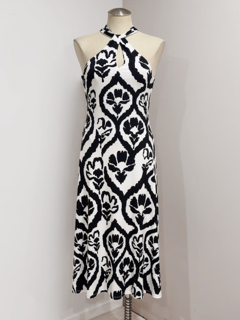 WHBM Women's Black and White Ikat Print Sleeveless Halter Midi Dress Size 4